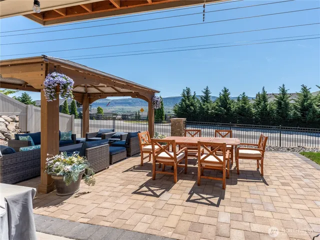 $758,000 | 1974 Legendary Lane Southeast, East Wenatchee, WA 98802