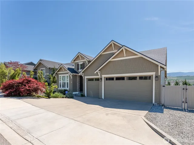 $758,000 | 1974 Legendary Lane Southeast, East Wenatchee, WA 98802