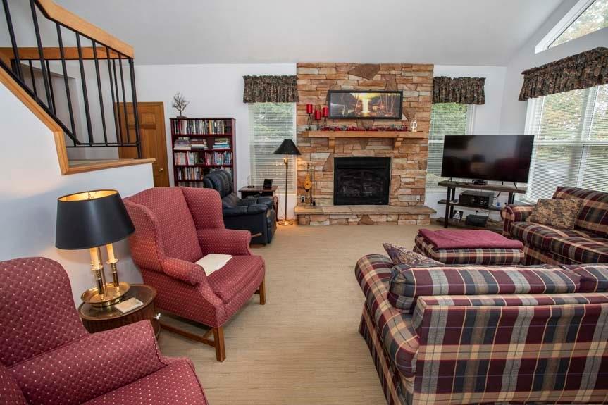 2402 South Ridge Lane Hidden Valley, PA 15502 - Photo 6 of 41 Gallery Image 6