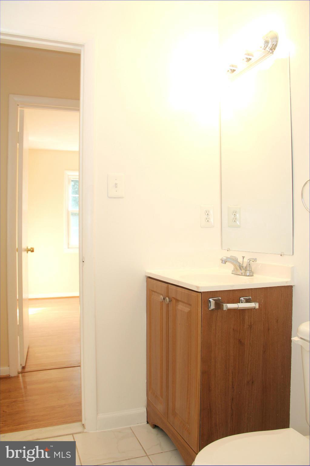6449 Rockshire Street Alexandria, VA 22315 - Photo 17 of 25 Bath-hallway