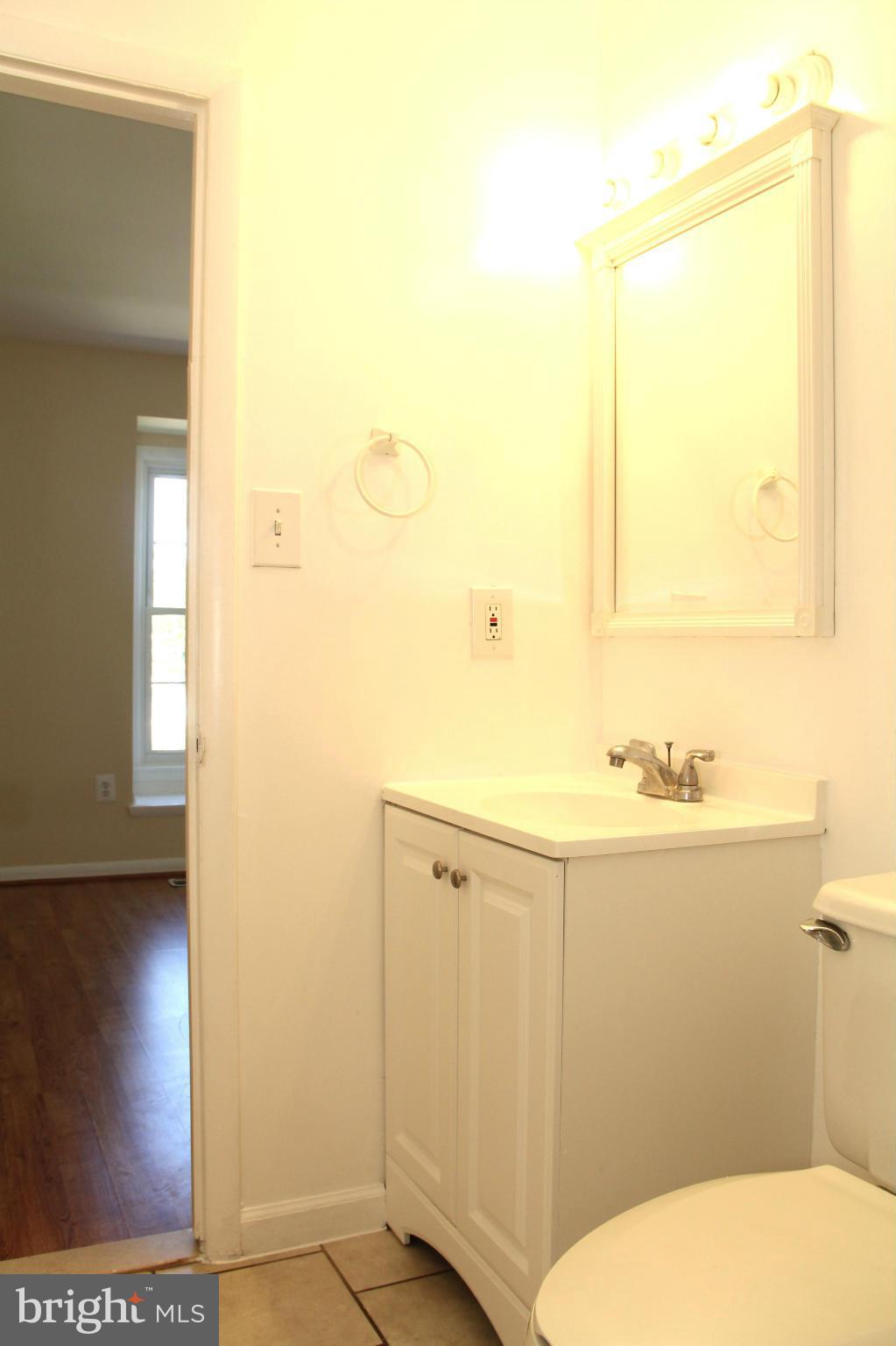 6449 Rockshire Street Alexandria, VA 22315 - Photo 21 of 25 Bath (Master)