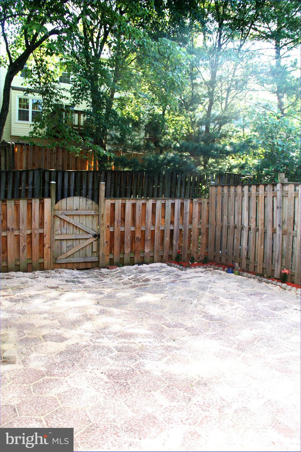 6449 Rockshire Street Alexandria, VA 22315 - Photo 23 of 25 Exterior (Rear)