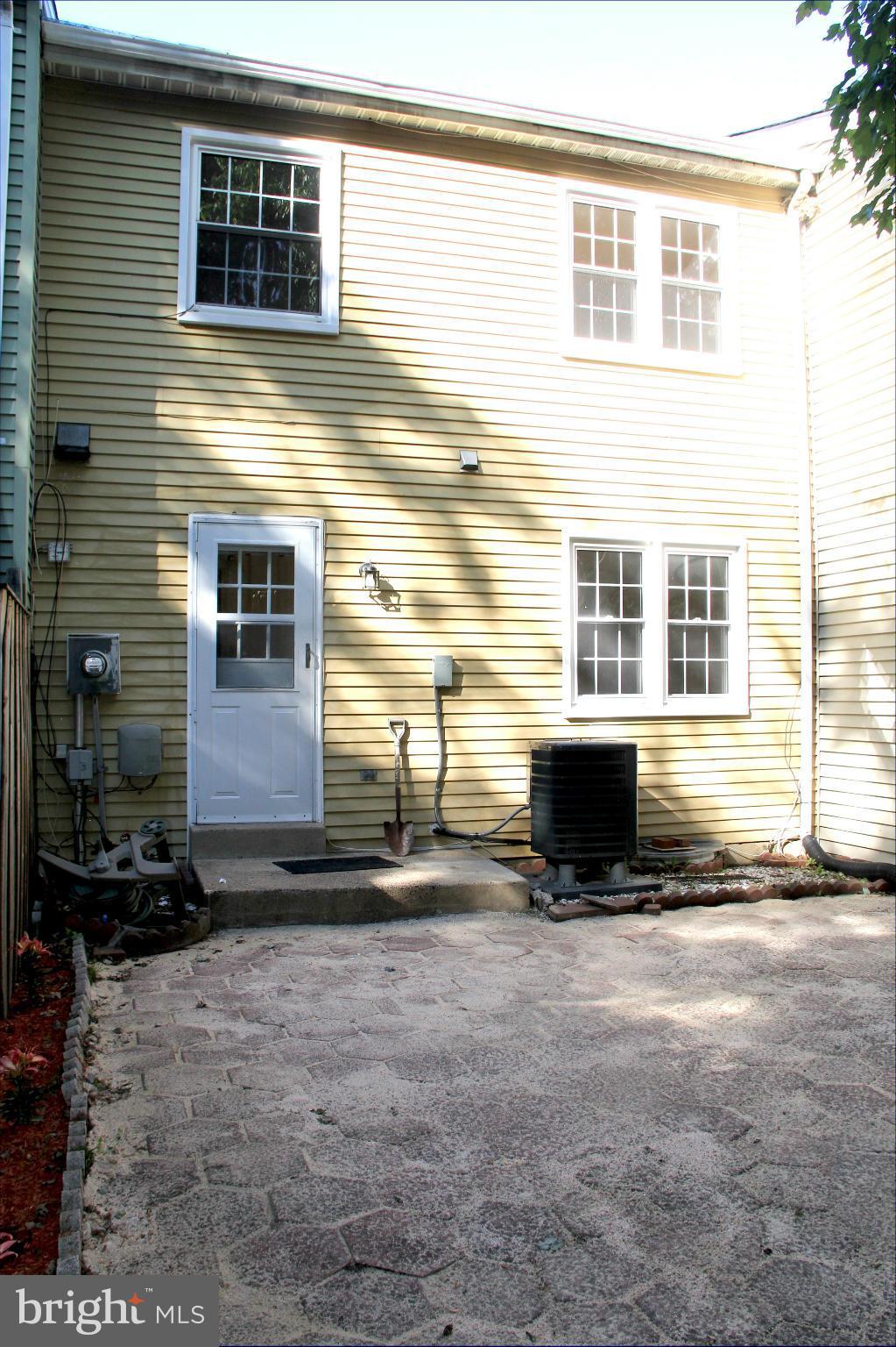 6449 Rockshire Street Alexandria, VA 22315 - Photo 24 of 25 Exterior (Rear)