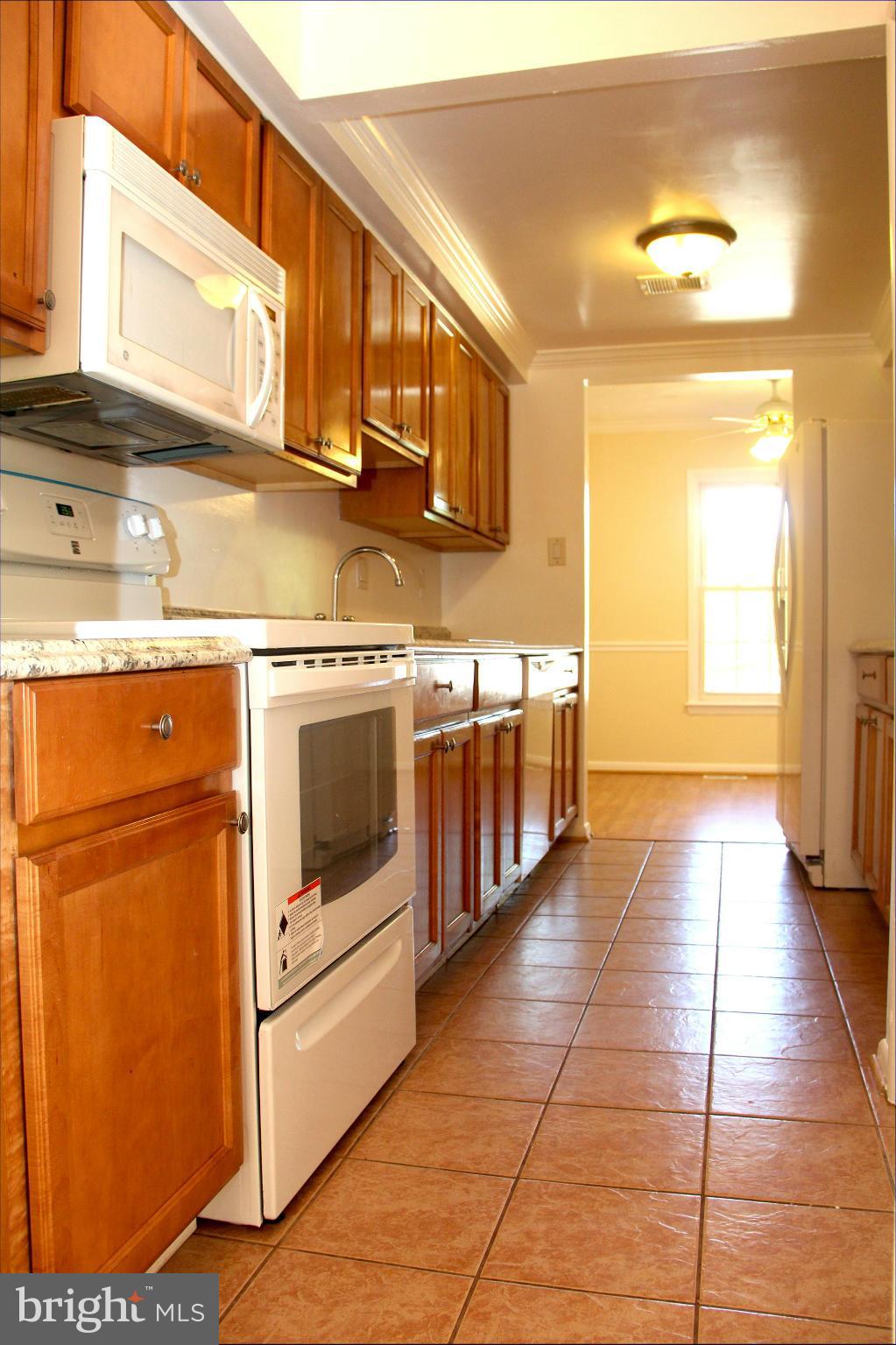 6449 Rockshire Street Alexandria, VA 22315 - Photo 4 of 25 Kitchen