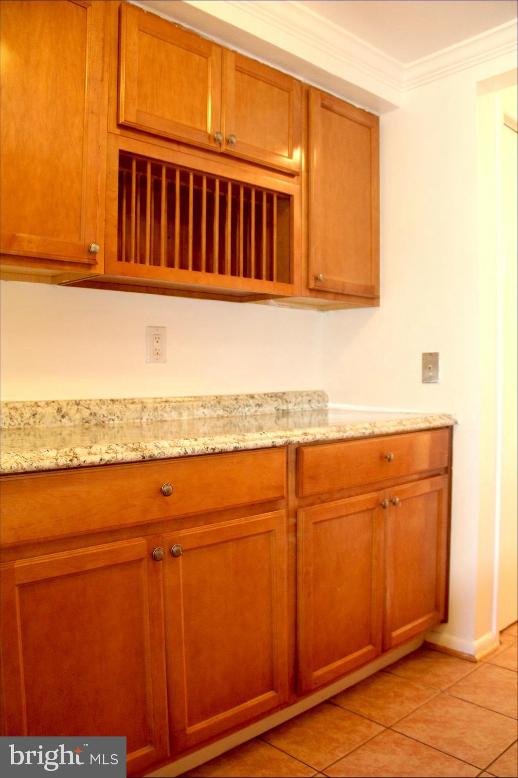 6449 Rockshire Street Alexandria, VA 22315 - Photo 5 of 25 Kitchen