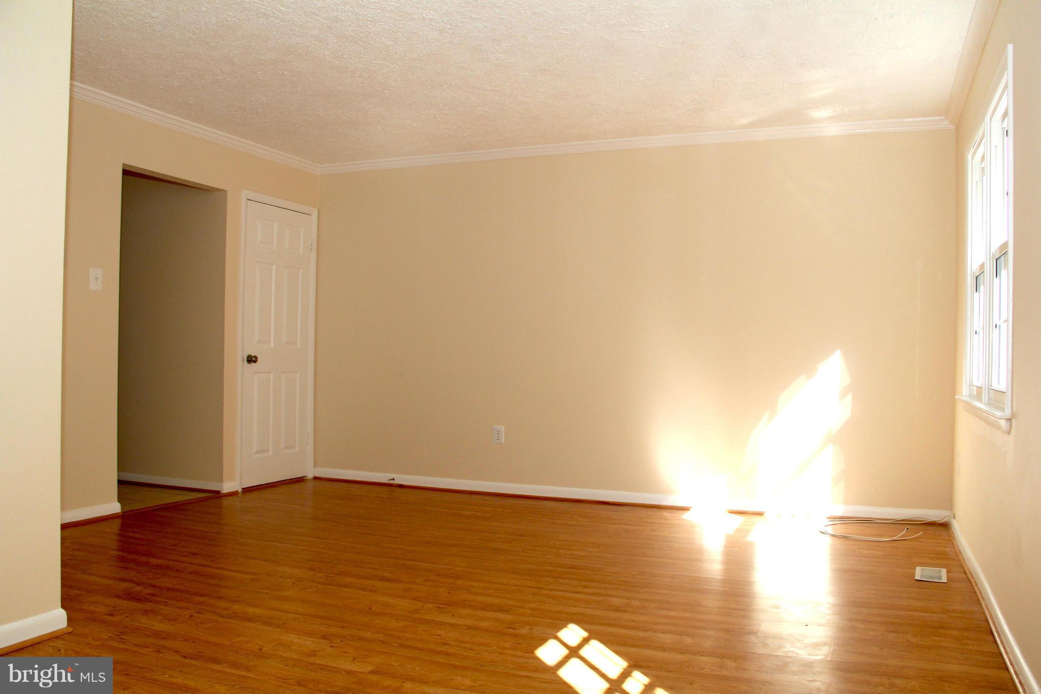 6449 Rockshire Street Alexandria, VA 22315 - Photo 7 of 25 Living Room