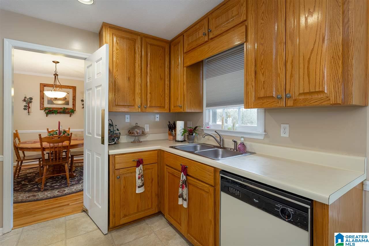 806 Brookhaven Road Anniston, AL 36207 - Photo 7 of 37