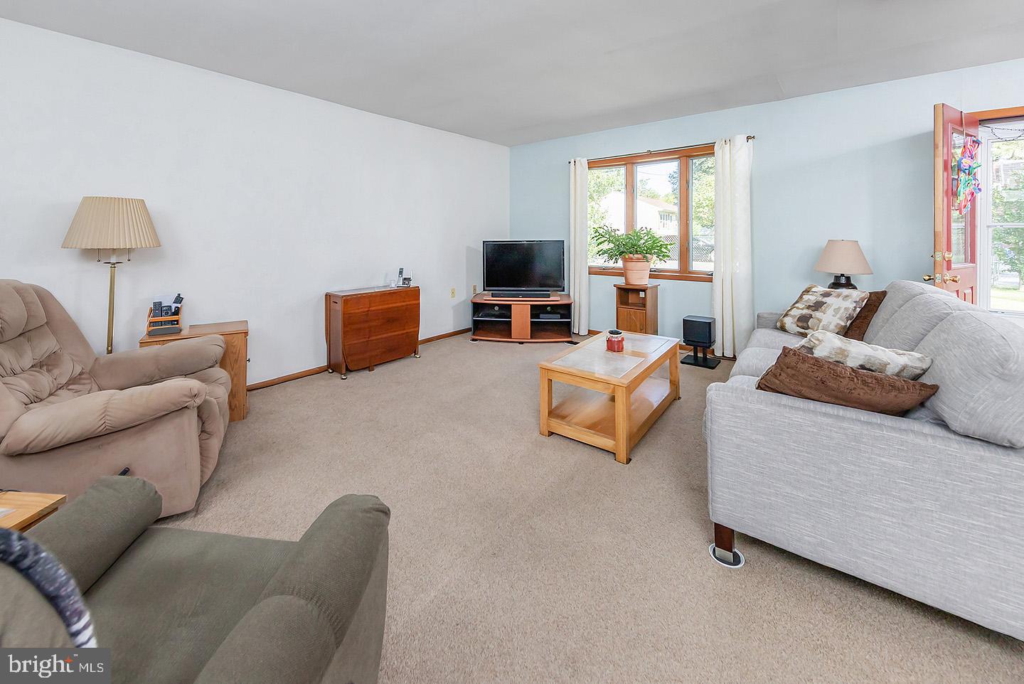 10 Laurel Road Pennsville, NJ 08070 - Photo 4 of 18 Gallery Image 4
