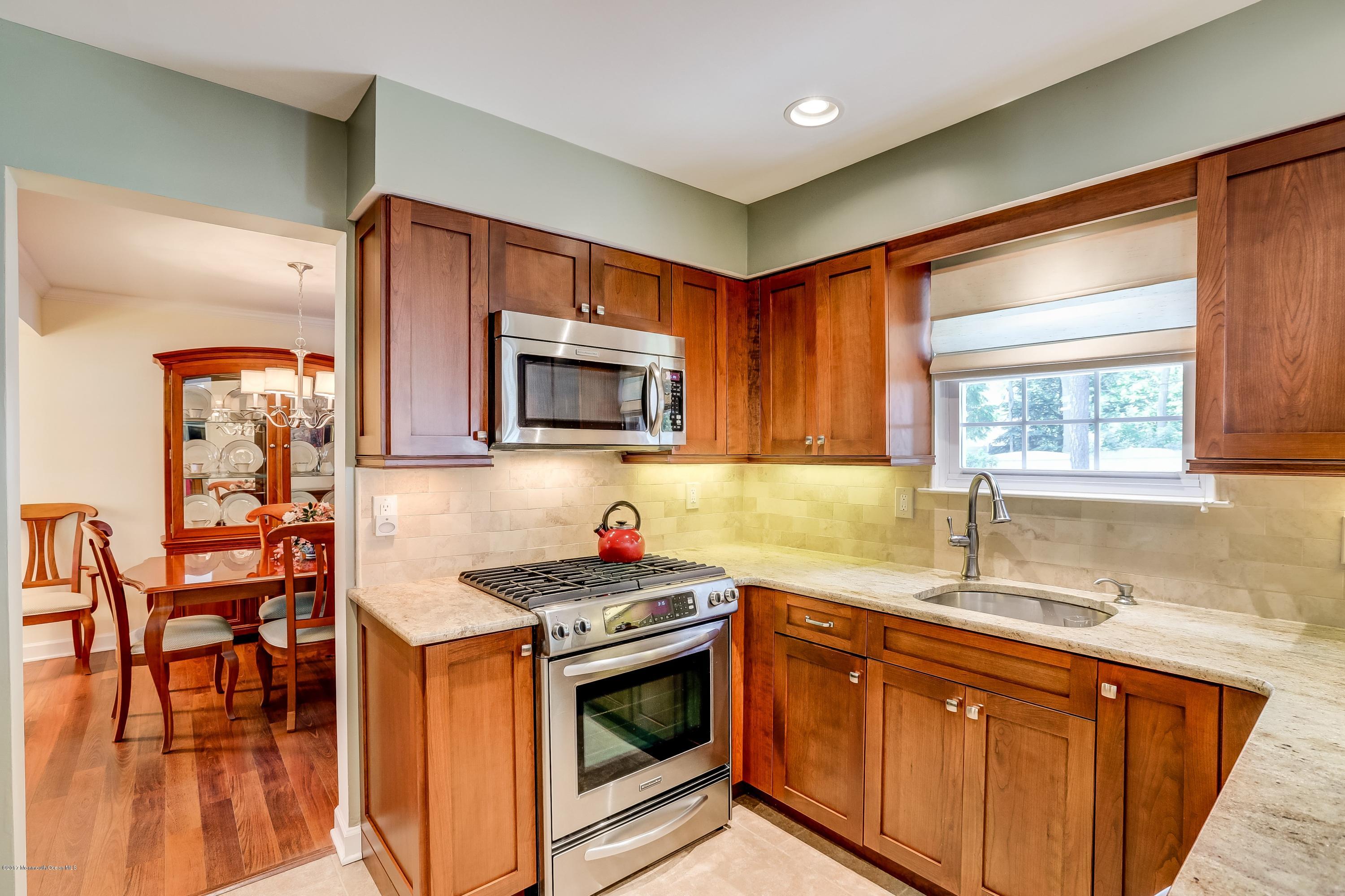 6 Garden Way Howell, NJ 07731 - Photo 11 of 32 011_Kitchen