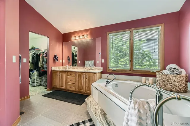 $984,500 | 6588 South Oak Circle, Littleton, CO 80127