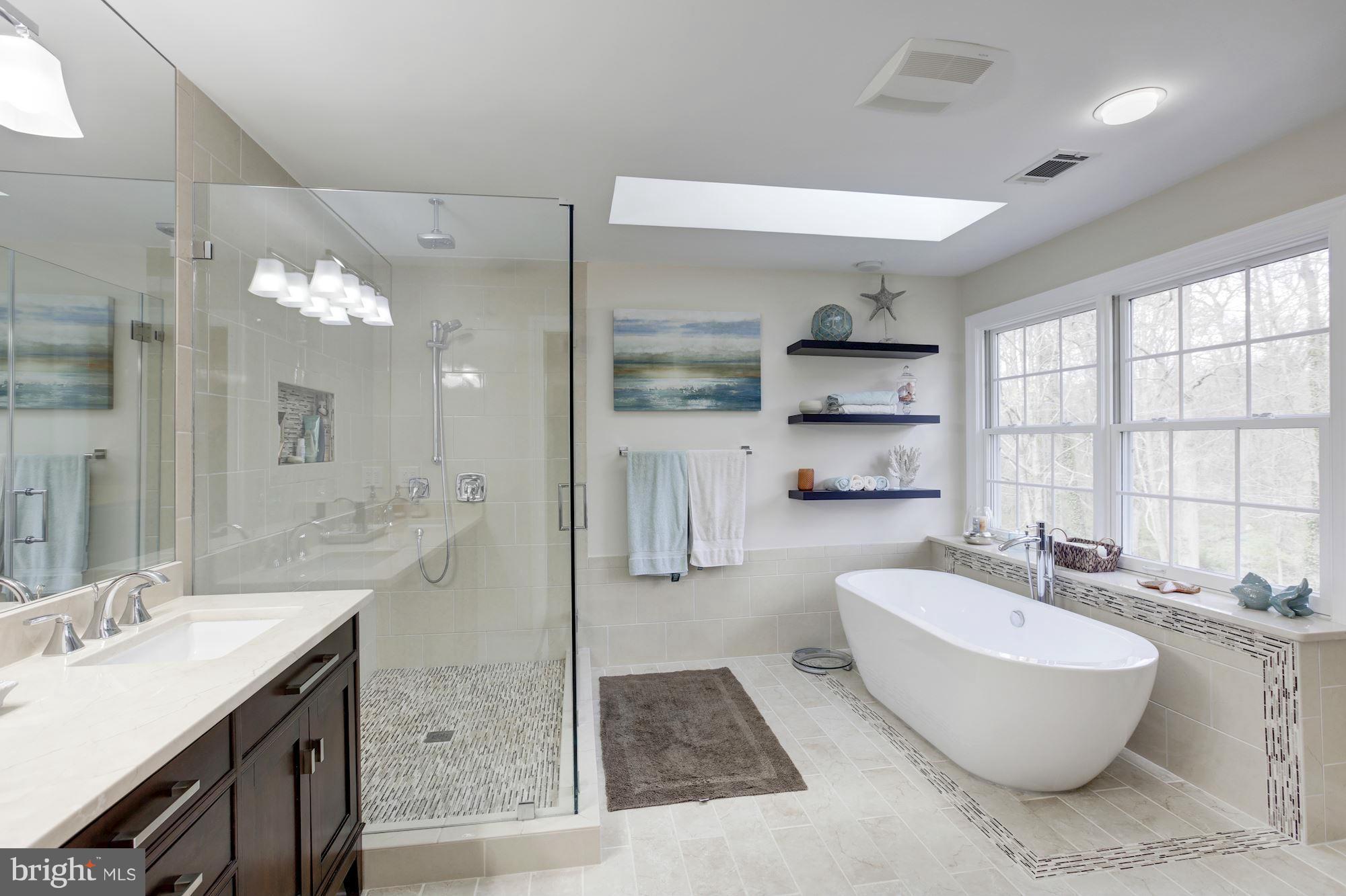 8819 Gateshead Road Alexandria, VA 22309 - Photo 23 of 30 Bath (Master)