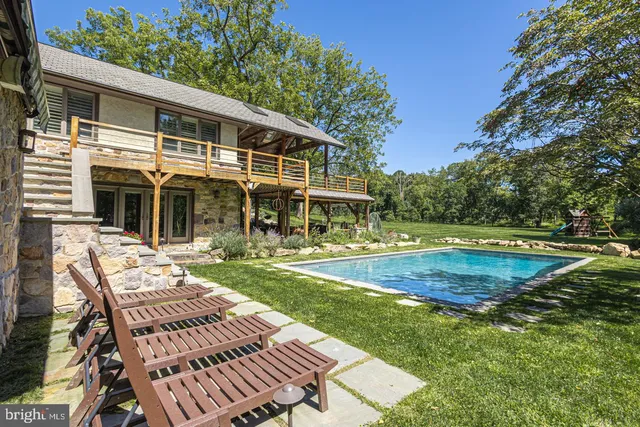 a view of a outdoor space