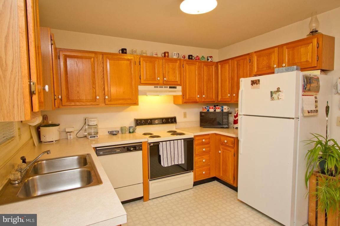 84 Brookfield Road Lititz, PA 17543 - Photo 7 of 29
