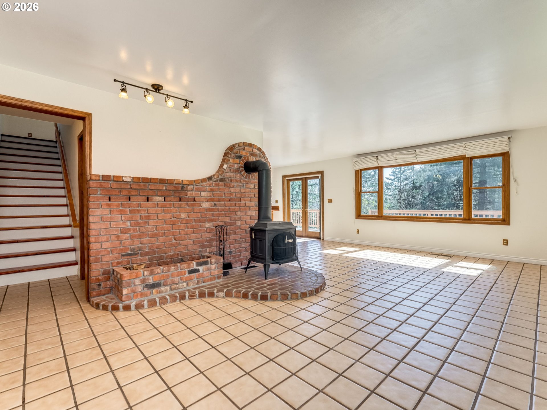 19037 Northwest Meadowlake Road Yamhill, OR 97148 - Photo 17 of 48 Living Room