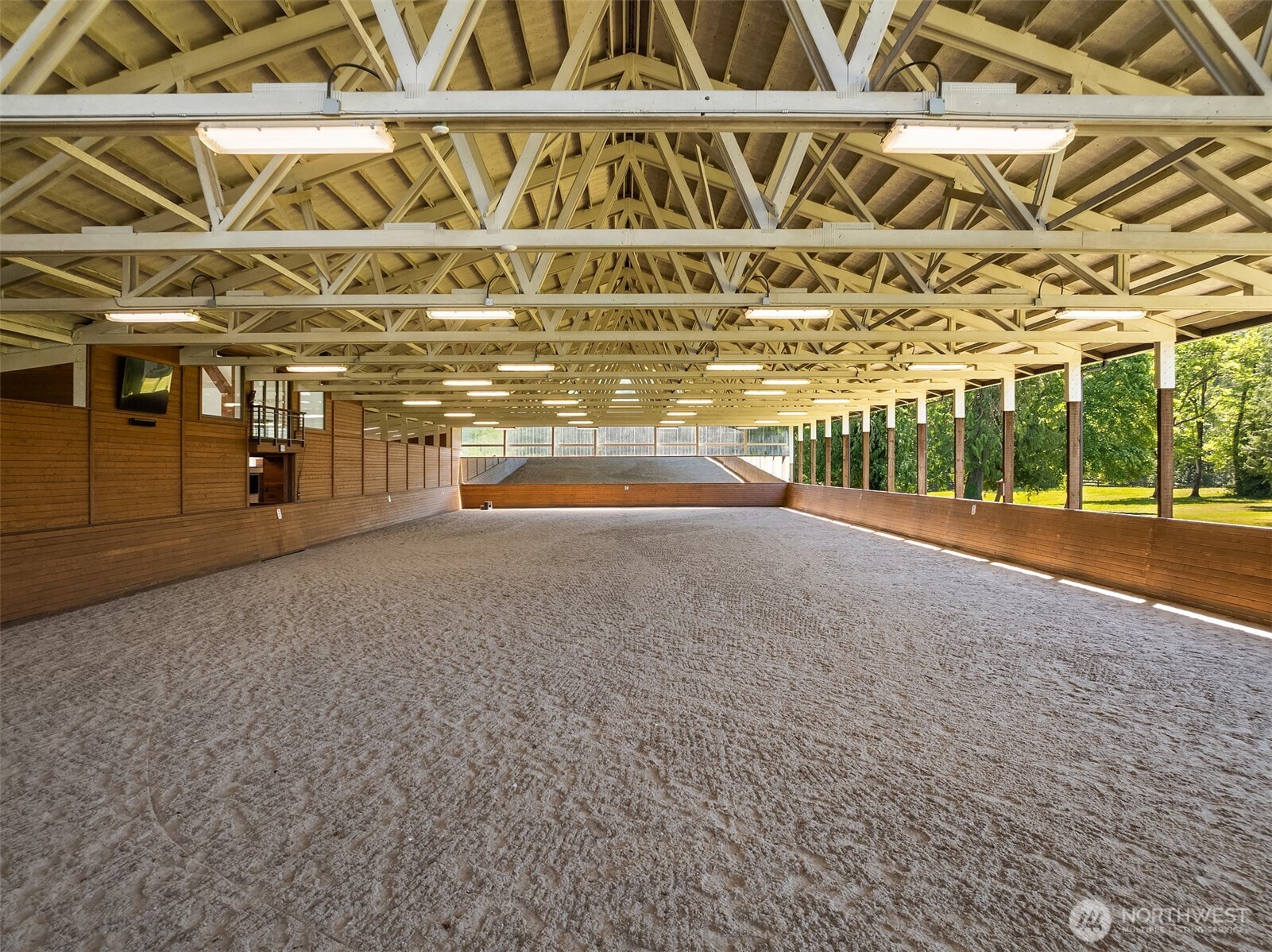 31405 Redmond-Fall City Road Southeast Fall City, WA 98024 - Photo 21 of 32 a view of an indoor garage