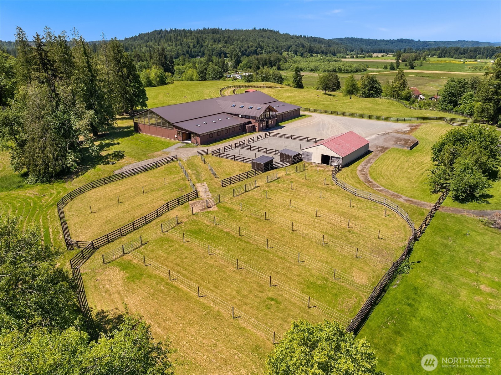 31405 Redmond-Fall City Road Southeast Fall City, WA 98024 - Photo 25 of 32 a view of swimming pool with a table and chairs