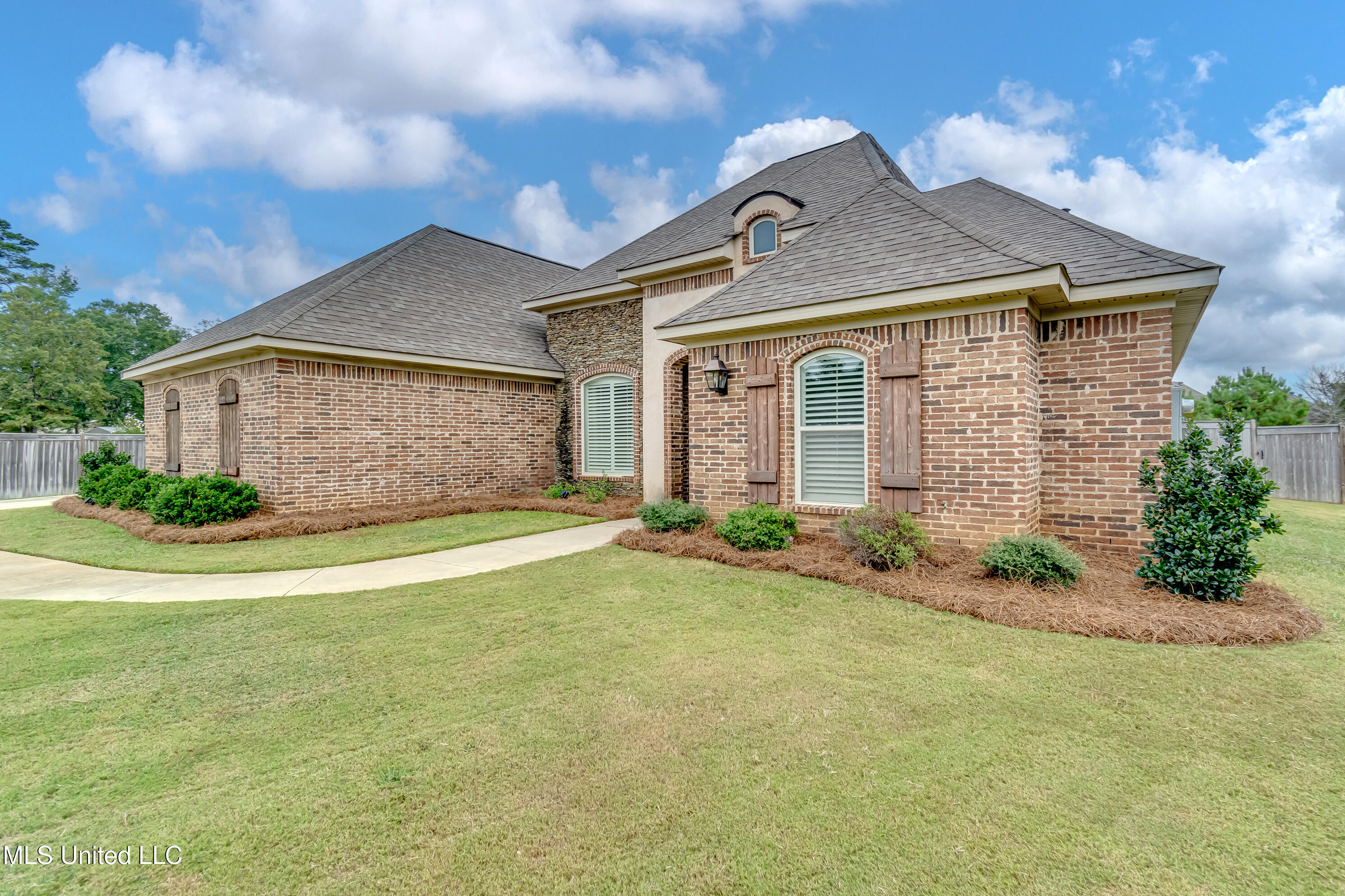 205 East Toulon Street Brandon, MS 39042 - Photo 3 of 51 205 E Toulon St-2