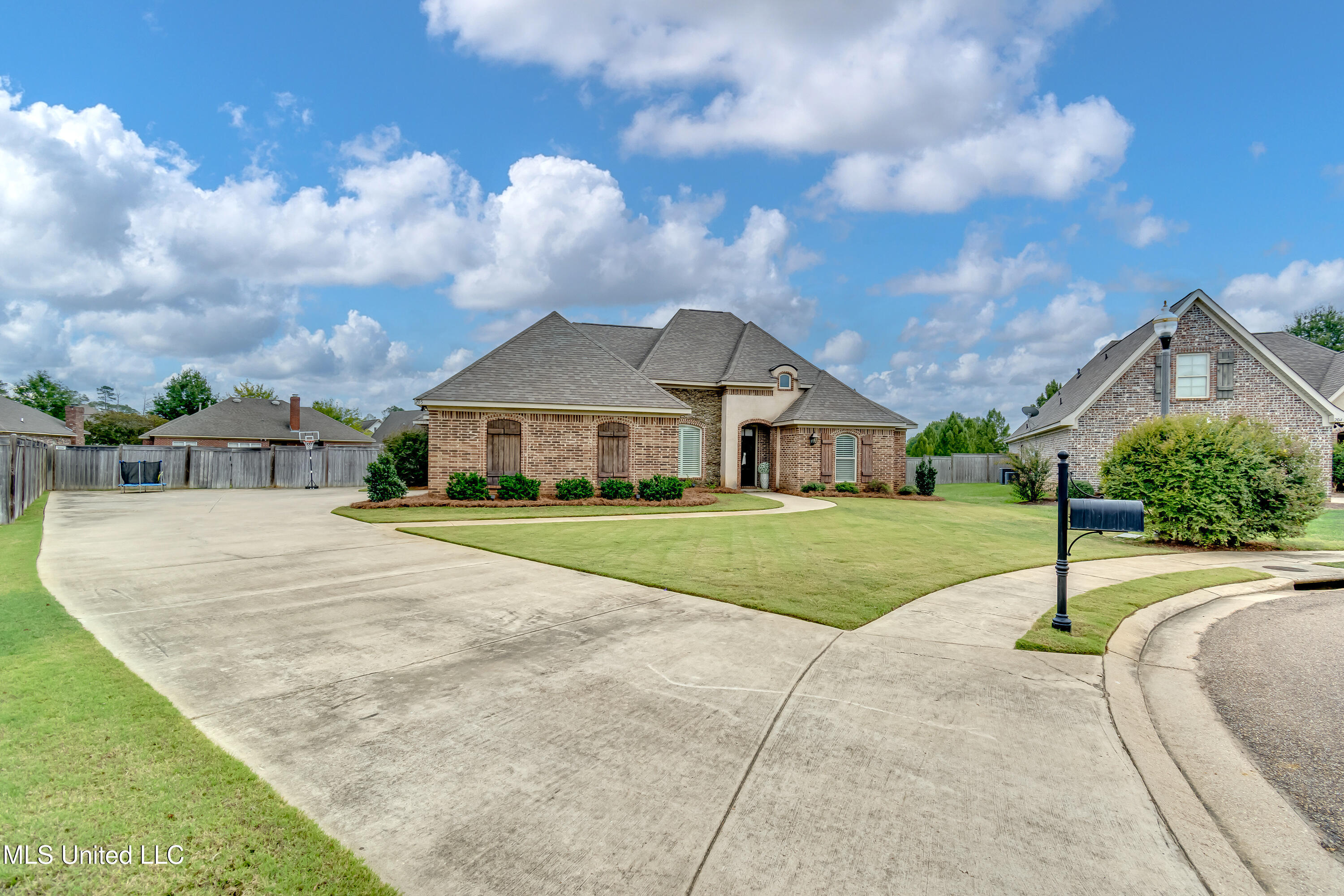 205 East Toulon Street Brandon, MS 39042 - Photo 5 of 51 205 E Toulon St-6