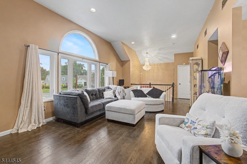 453 Huntington Road Union, NJ 07083 - Photo 6 of 28