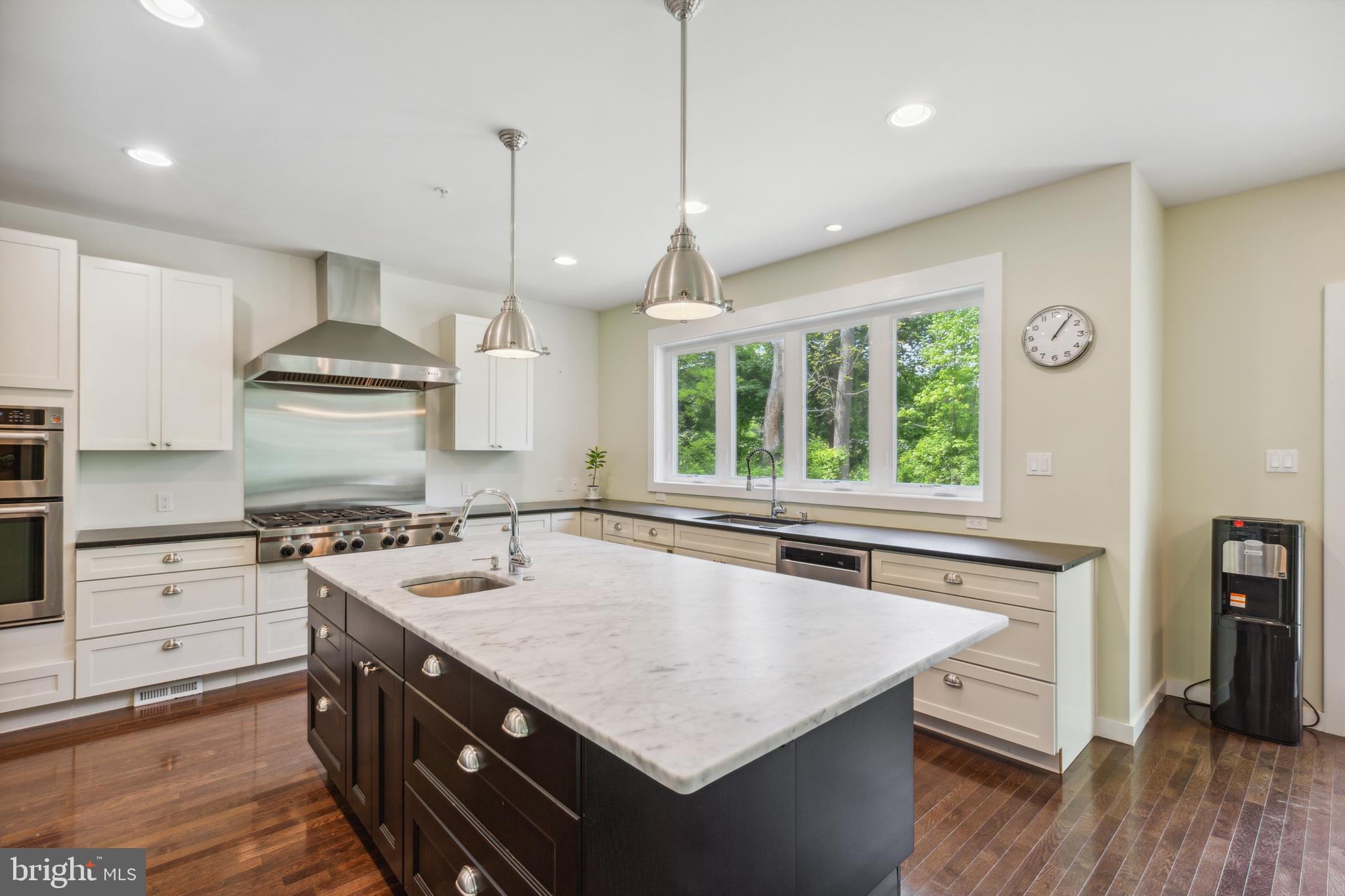 803 Norwood Road Silver Spring, MD 20905 - Photo 13 of 56 Six burner range with grill