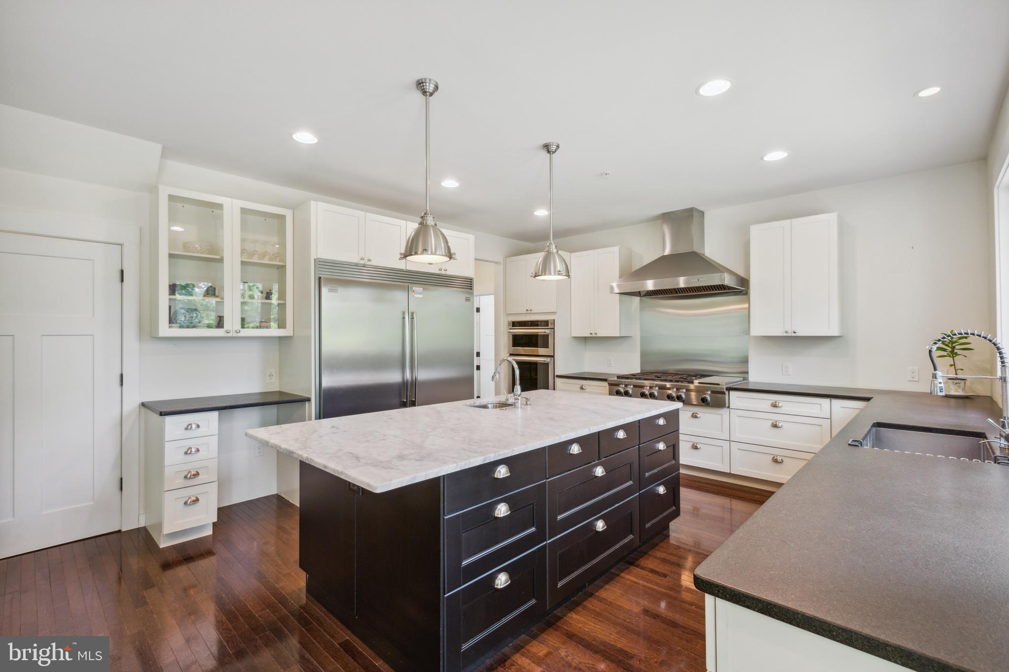 803 Norwood Road Silver Spring, MD 20905 - Photo 14 of 56 Large side-by-side refrigerator/freezer