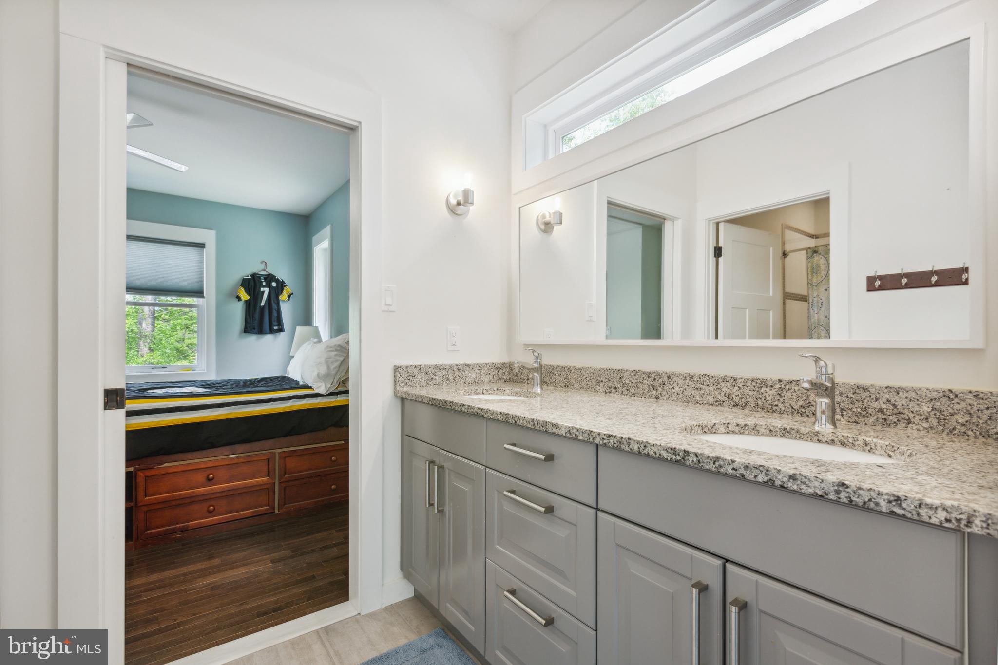 803 Norwood Road Silver Spring, MD 20905 - Photo 29 of 56 Jack and Jill bath between two bedrooms