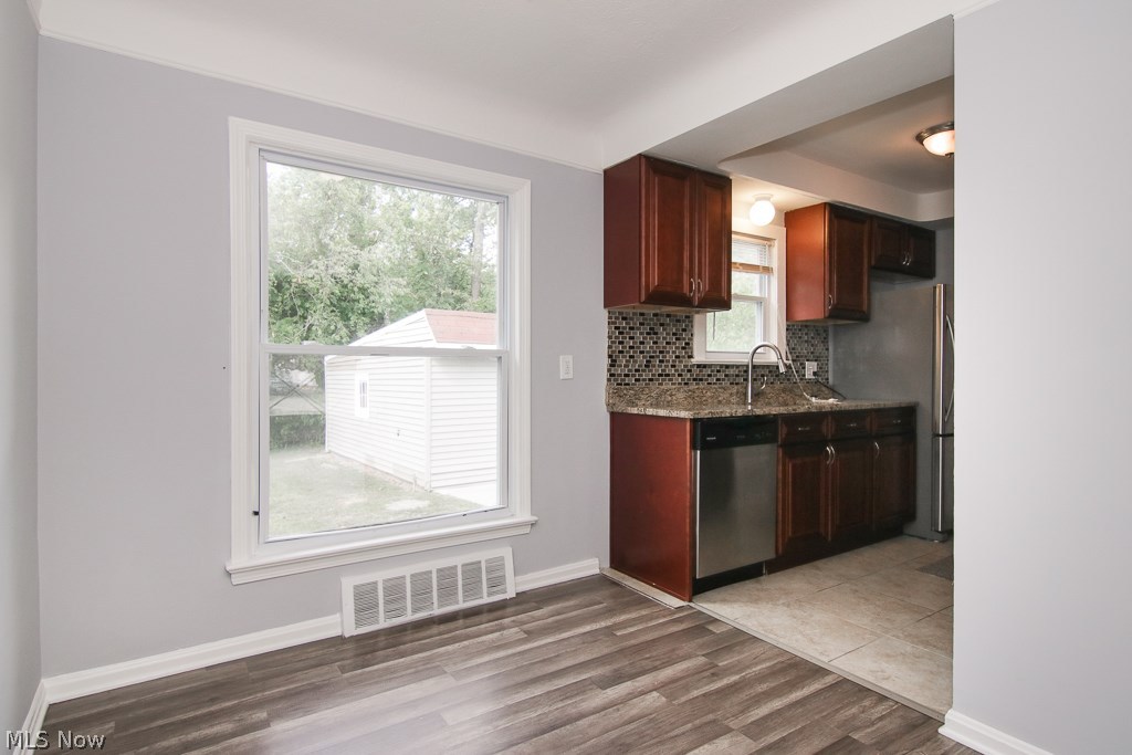 3767 Wallingford Road South Euclid, OH 44121 - Photo 18 of 34