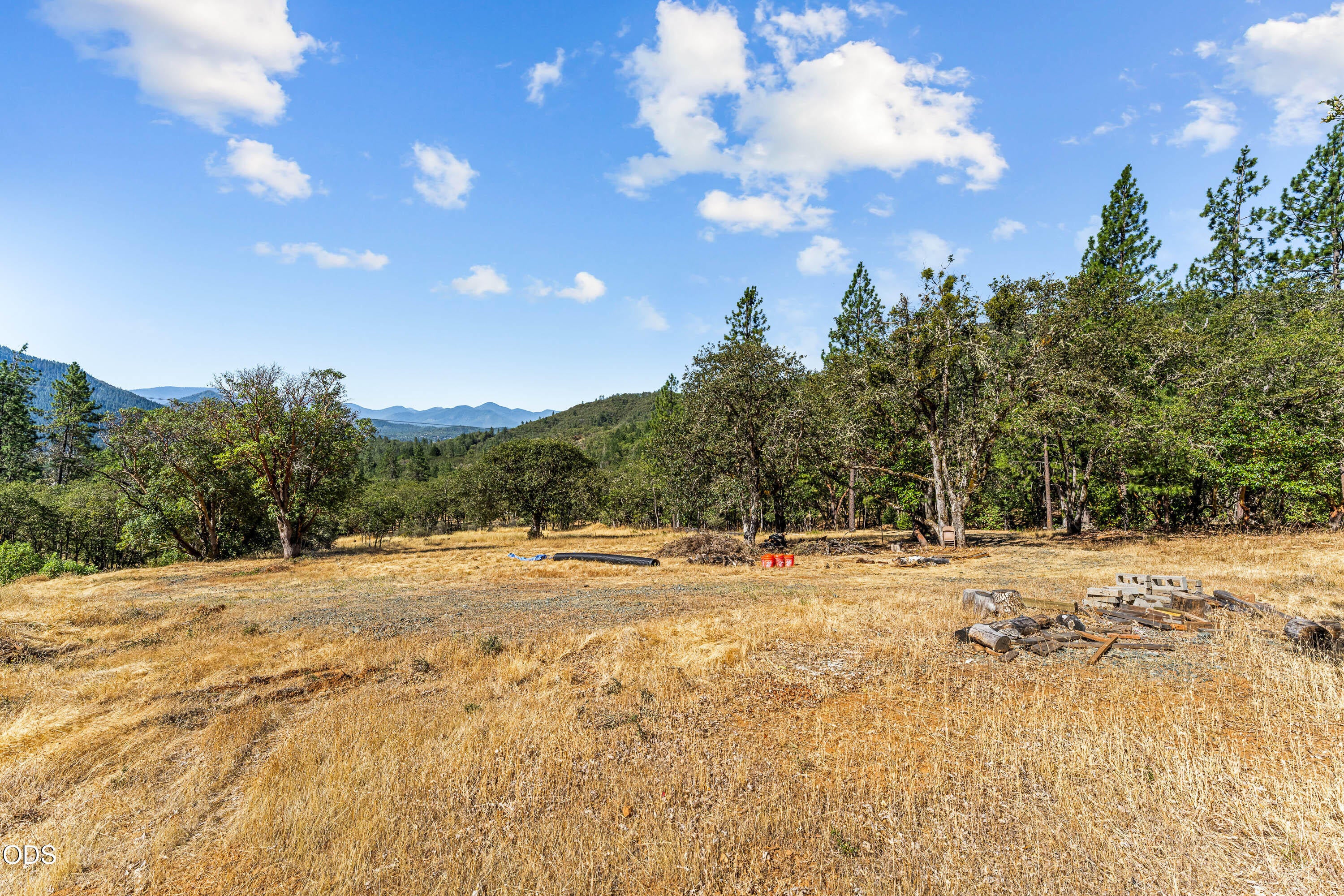 941 West Jones Creek Road Grants Pass, OR 97526 - Photo 11 of 20 Gallery Image 11