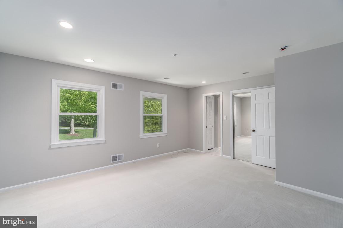 11208 Tara Road Potomac, MD 20854 - Photo 37 of 53 Gallery Image 37