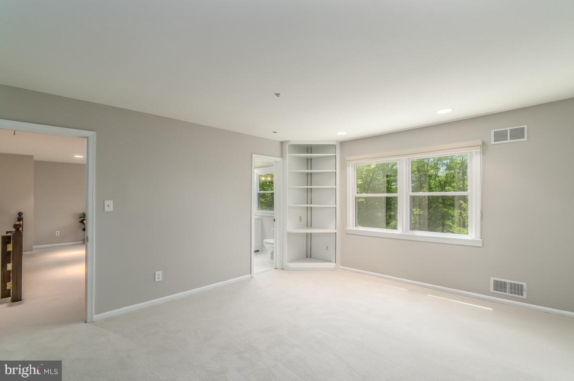 11208 Tara Road Potomac, MD 20854 - Photo 43 of 53 Gallery Image 43