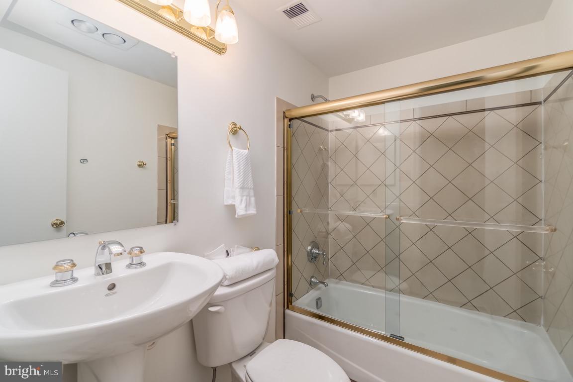 11208 Tara Road Potomac, MD 20854 - Photo 51 of 53 Basement en suite full bathroom