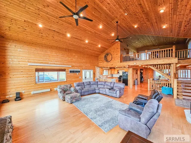 $1,200,000 | 3258 North 3350 West, Moore, ID 83255