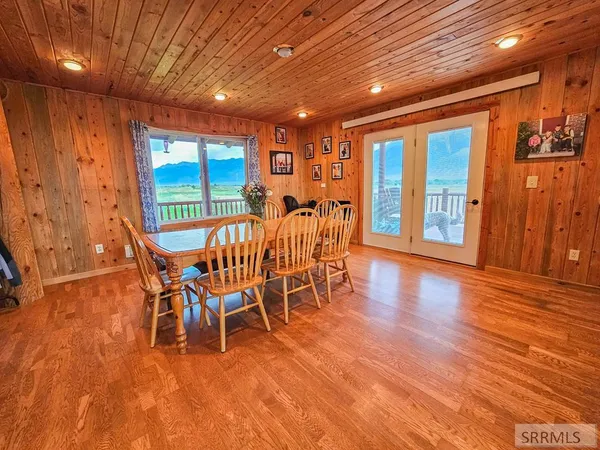 $1,200,000 | 3258 North 3350 West, Moore, ID 83255