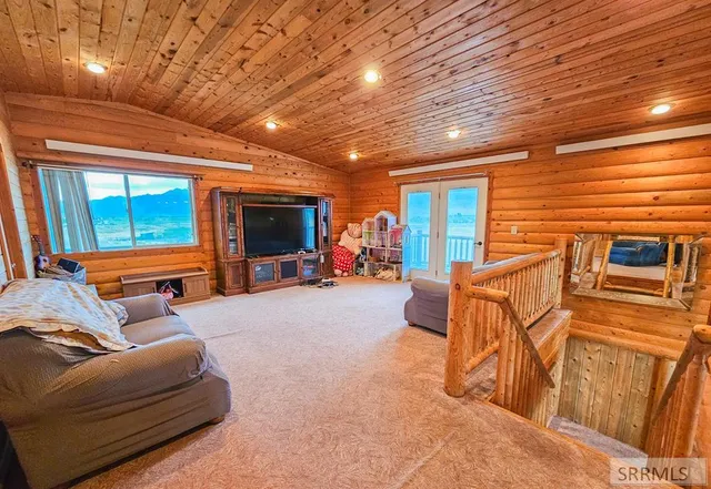 $1,200,000 | 3258 North 3350 West, Moore, ID 83255