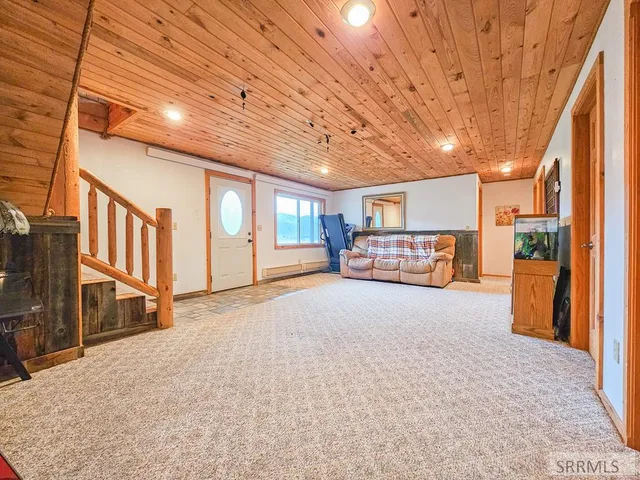 $1,200,000 | 3258 North 3350 West, Moore, ID 83255