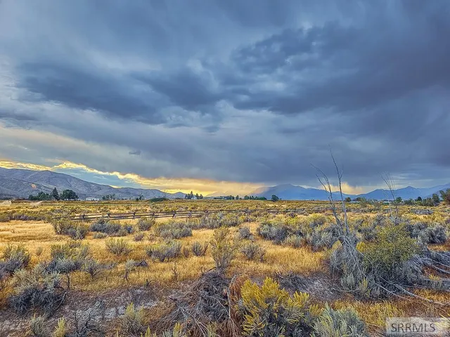 $1,200,000 | 3258 North 3350 West, Moore, ID 83255