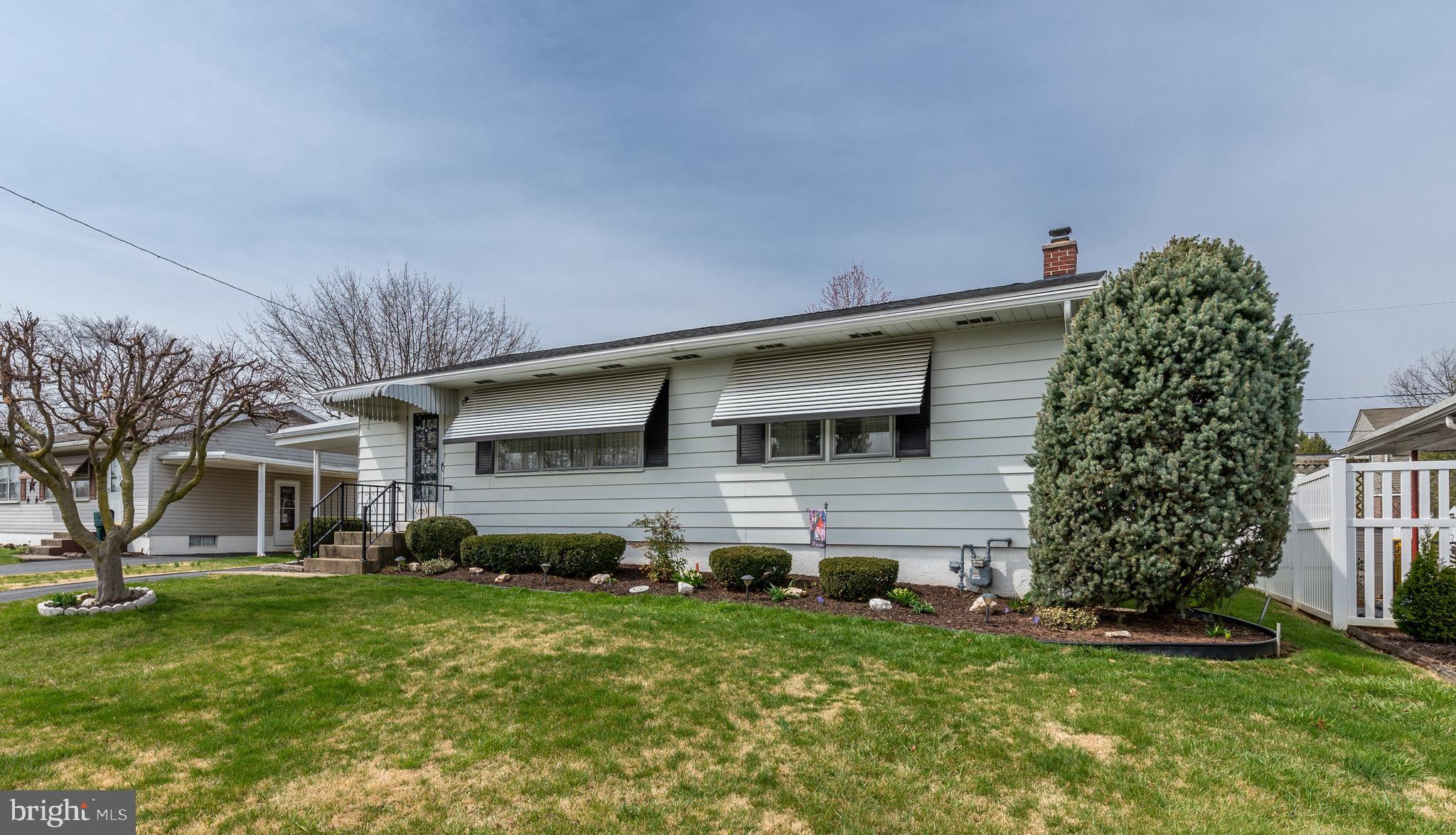 816 Gunnison Road York, PA 17404 - Photo 2 of 26