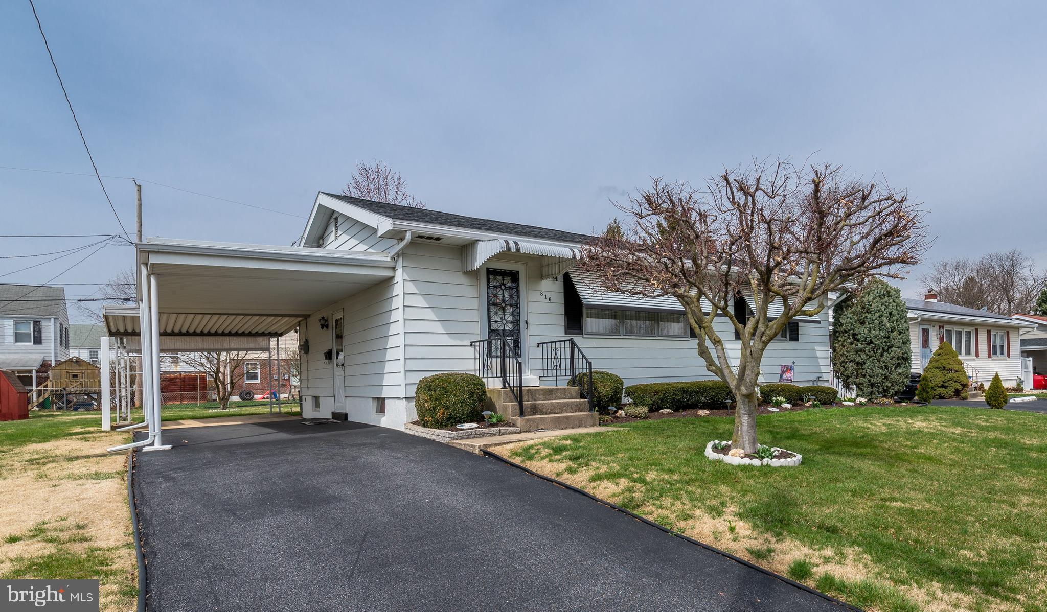 816 Gunnison Road York, PA 17404 - Photo 3 of 26