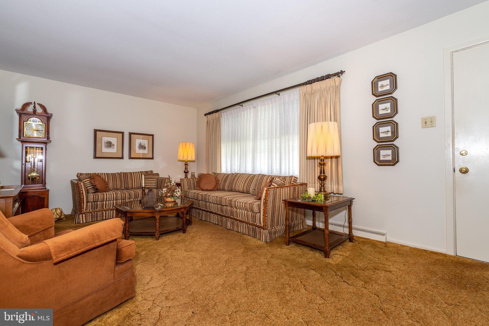 816 Gunnison Road York, PA 17404 - Photo 5 of 26