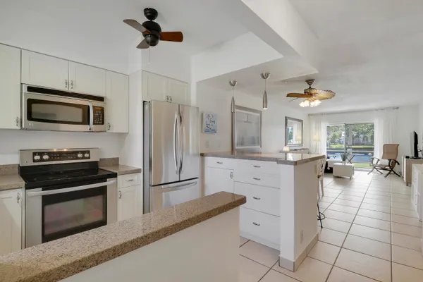 $235,000 | 298 Southeast 6th Avenue, Unit 6, Pompano Beach, FL 33060