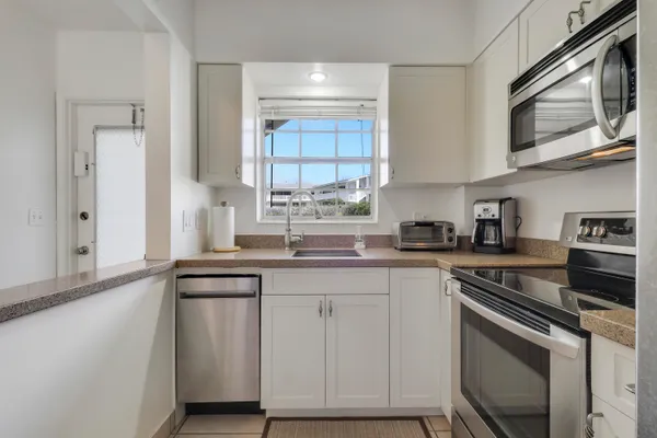 $235,000 | 298 Southeast 6th Avenue, Unit 6, Pompano Beach, FL 33060