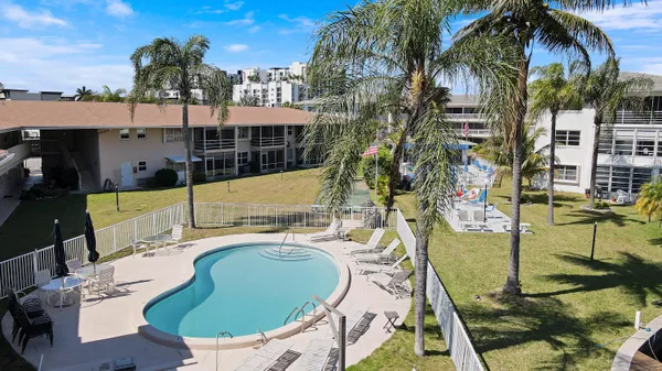 $235,000 | 298 Southeast 6th Avenue, Unit 6, Pompano Beach, FL 33060