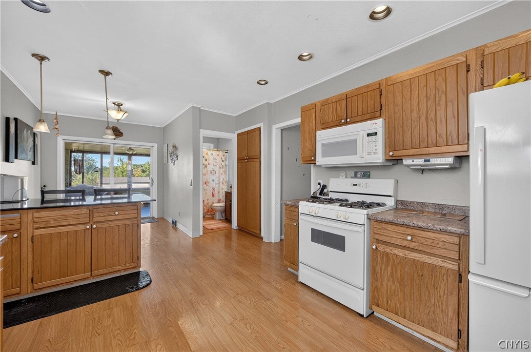 5367 Bear Road Syracuse, NY 13212 - Photo 8 of 50 Gallery Image 8