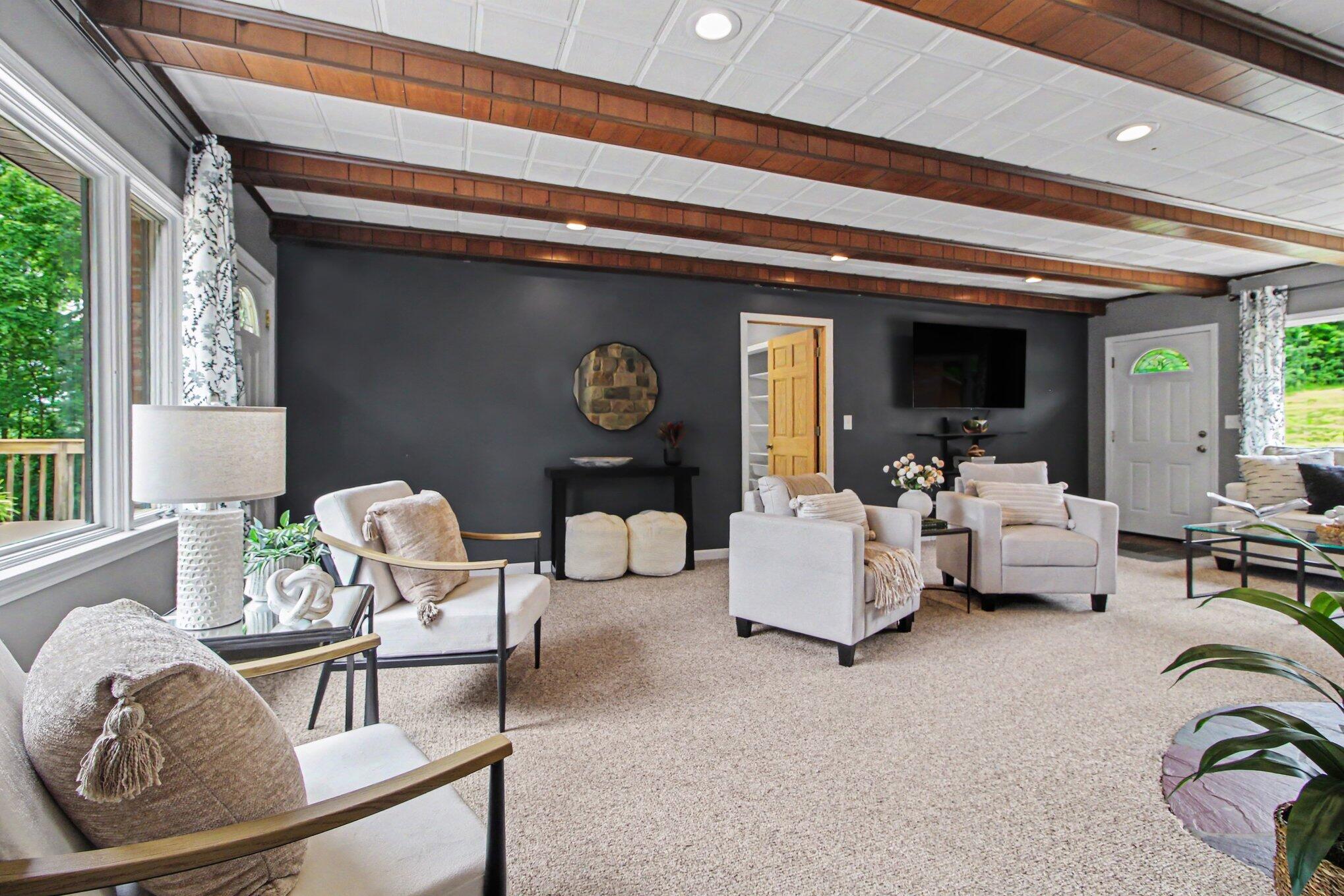 2736 South Wagner Road Ann Arbor, MI 48103 - Photo 20 of 91 018_file_5920