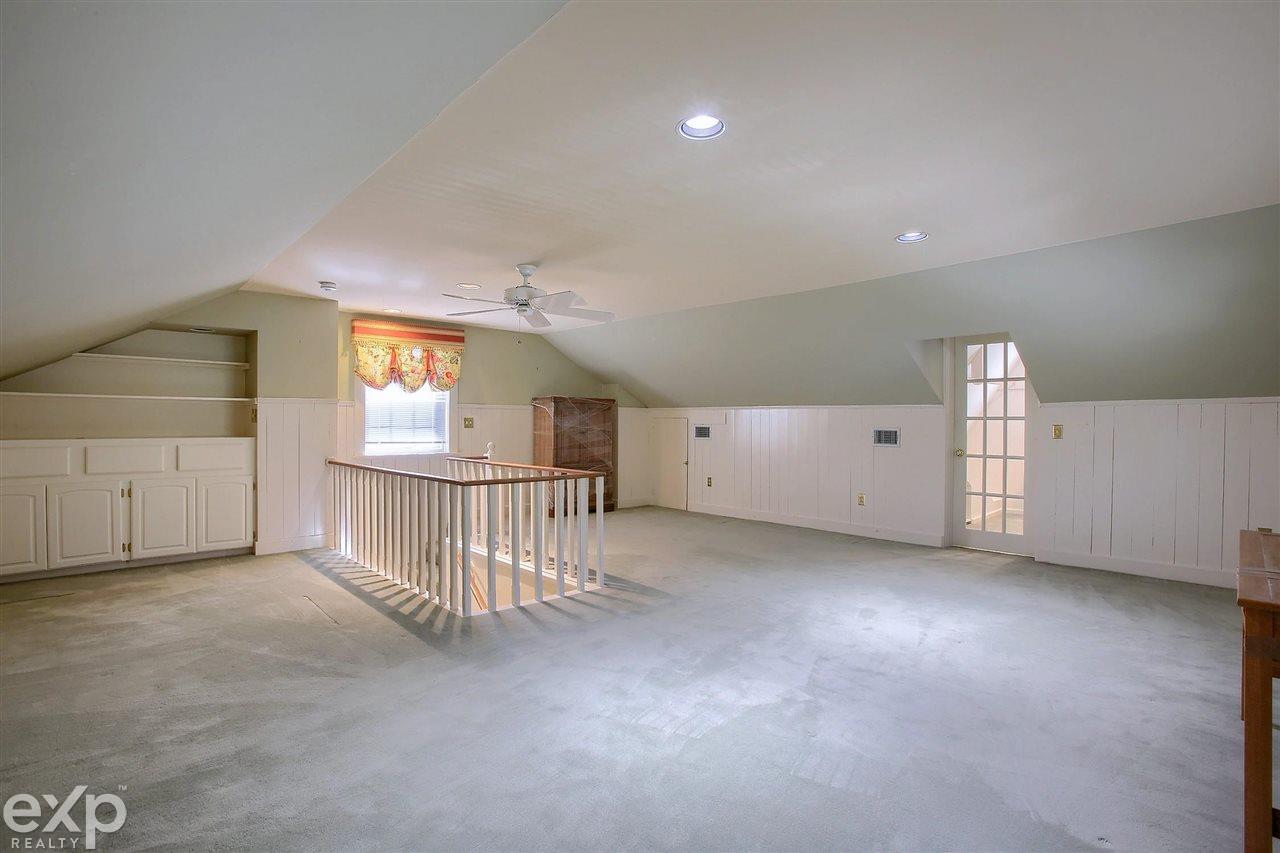 1208 Vernier Road Grosse Pointe Woods, MI 48236 - Photo 13 of 26