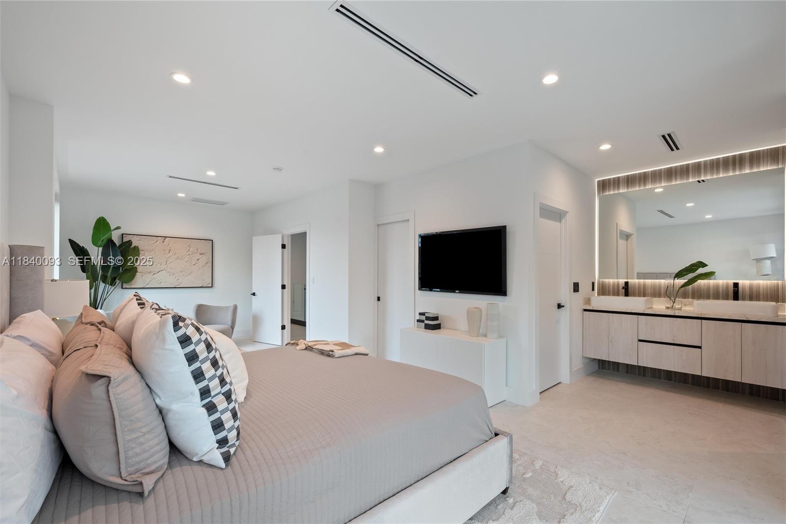 2937 Southwest 21st Street Miami, FL 33145 - Photo 11 of 30
