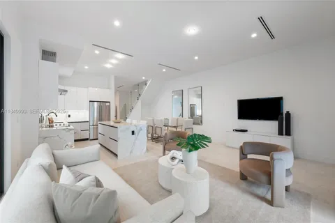 $1,495,000 | 2937 Southwest 21st Street, Miami, FL 33145