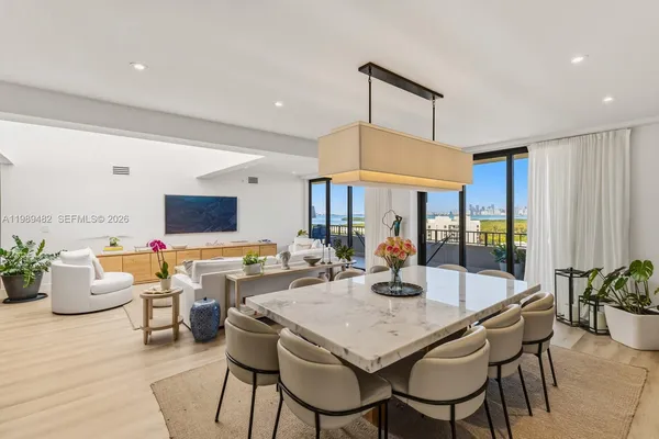 $3,400,000 | 151 Crandon Boulevard, Unit 1222, Key Biscayne, FL 33149