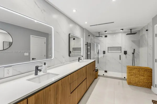 $3,400,000 | 151 Crandon Boulevard, Unit 1222, Key Biscayne, FL 33149