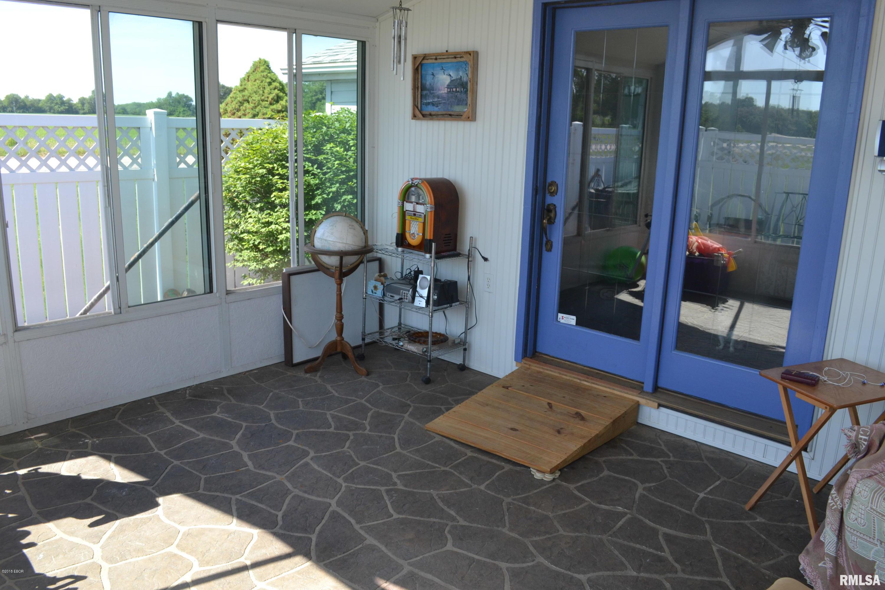 433 Walnut Hill Road Centralia, IL 62801 - Photo 11 of 27 Gallery Image 11